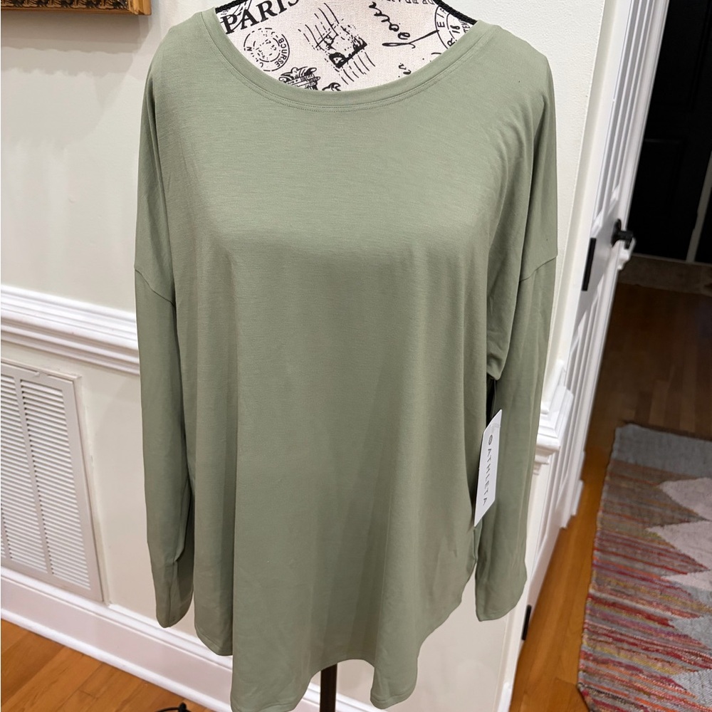 Athleta Sage Long Sleeve Women's ease top 2.0